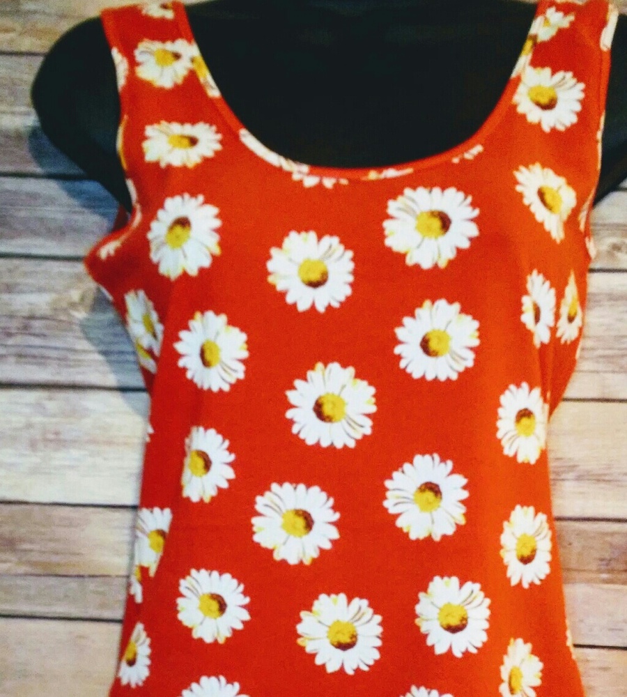 Wet seal sunflower Tank